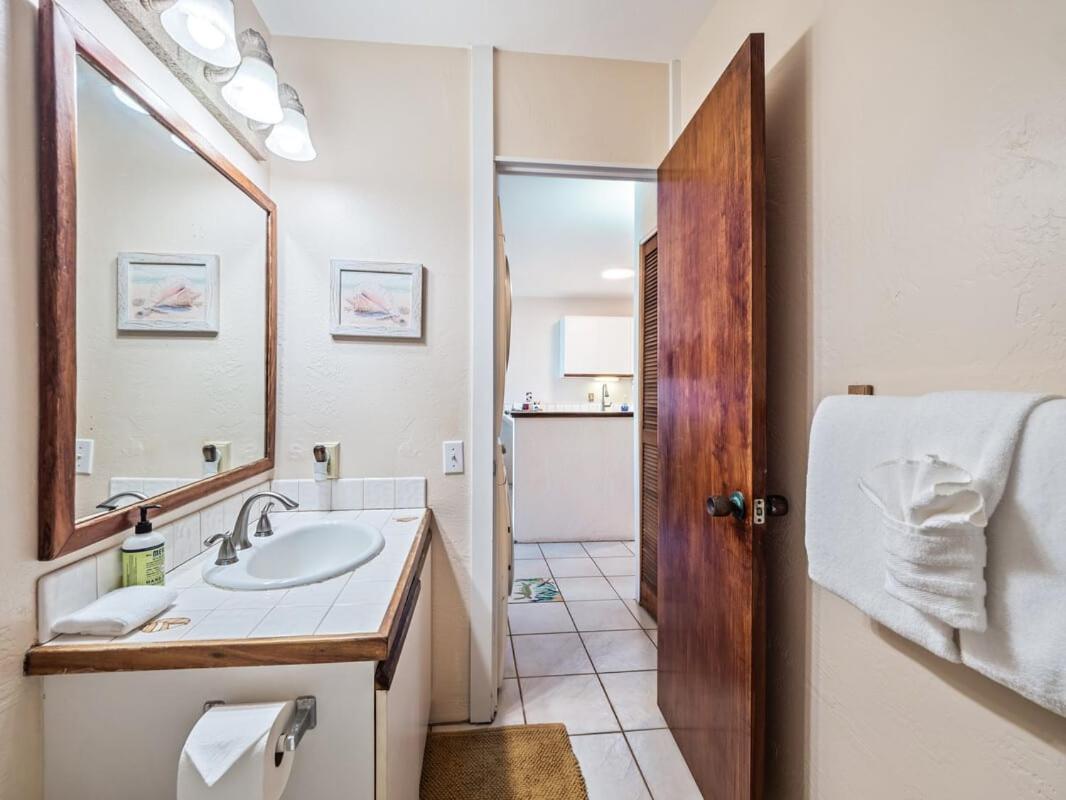 Oceanfront 1 Bedroom 2 Bathroom With Large Lanai - Kona Bali Kai 218 Kailua-Kona Exterior photo